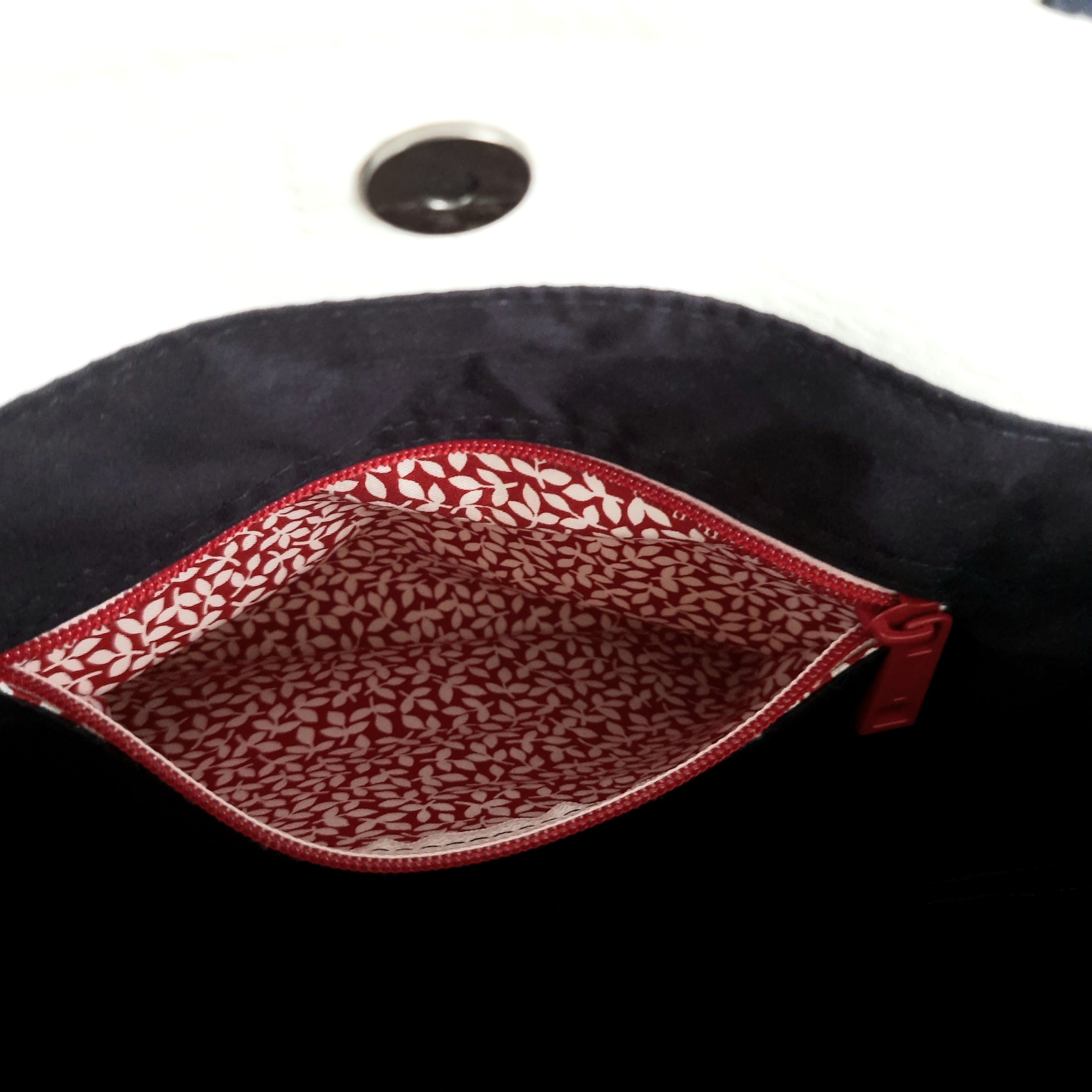 White Thecla Tote in Marine Vinyl with a blue stripe - Image 4